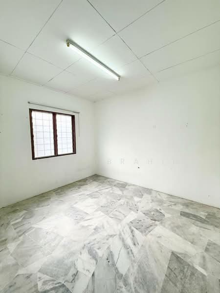 2-storey Terraced House for Sale in Taman Mega Jaya (Ampang) - Azli Ibrahim - Interior - PropertyGuru.com.my