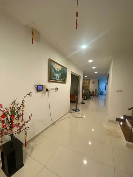 Bungalow for Sale in Bukit Rahman Putra (Sungai Buloh) - Peggy Yong - Corridor - PropertyGuru.com.my
