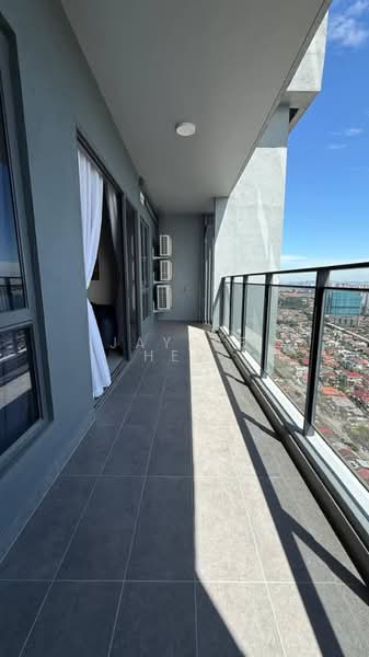 Servis Apartment untuk Dijual di 8th & Stellar - Jaycie Hew - Balcony - PropertyGuru.com.my