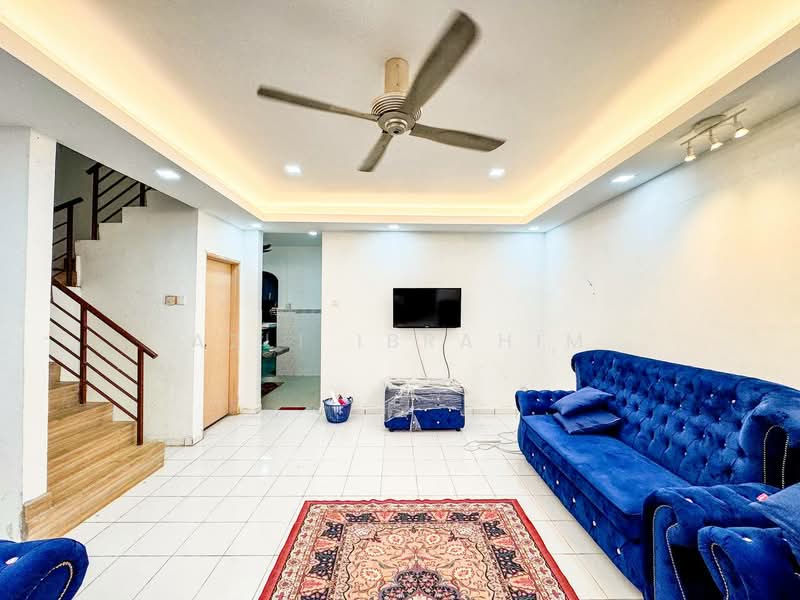 2-storey Terraced House for Sale in Bandar Tasik Kesuma (Beranang) - Azli Ibrahim - Living Room - PropertyGuru.com.my