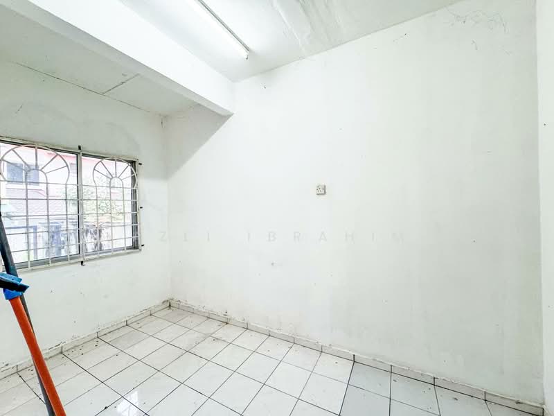 2-storey Terraced House for Sale in Bandar Tasik Kesuma (Beranang) - Azli Ibrahim - Interior - PropertyGuru.com.my