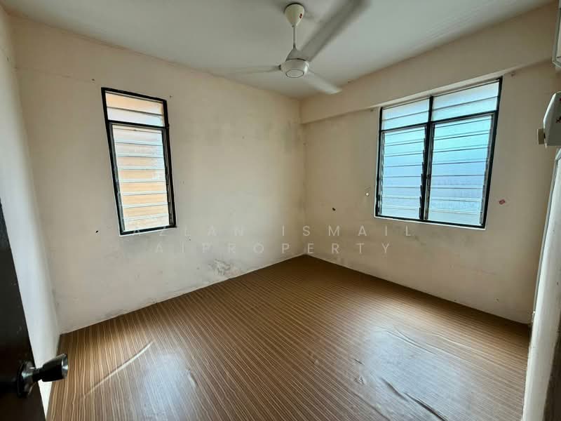 Rumah Flat untuk Dijual di Pangsapuri Jentayu @ Kangkar Pulai - Azlan Ismail aiproperty - Interior - PropertyGuru.com.my
