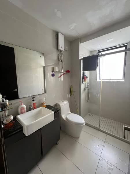 Condominium for Sale at Bay Point @ Country Garden Danga Bay - Marvin Lim - Bathroom - PropertyGuru.com.my