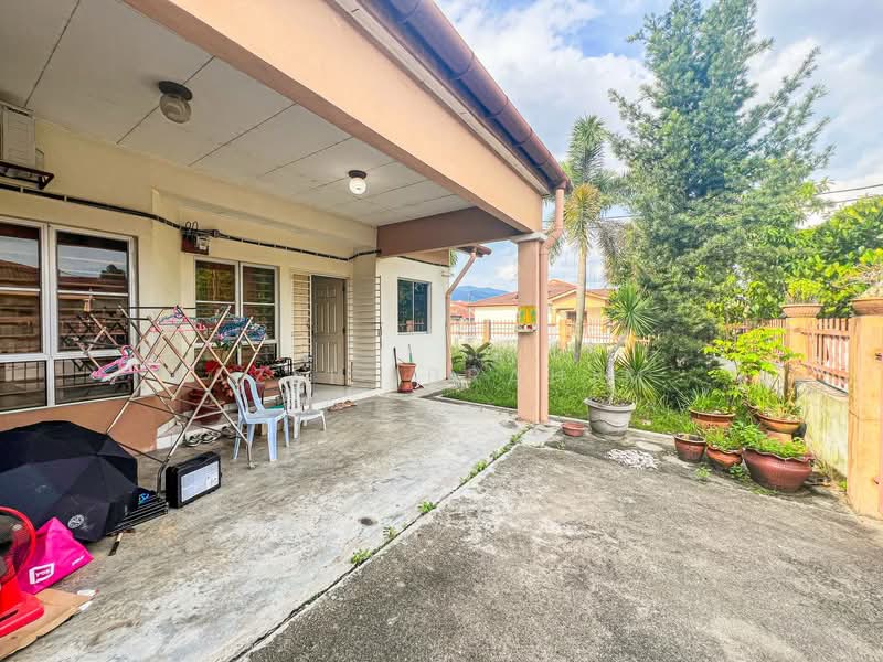 Rumah Teres 1 Tingkat untuk Dijual di Taman Pelangi Semenyih (Semenyih) - Azli Ibrahim - Exterior - PropertyGuru.com.my