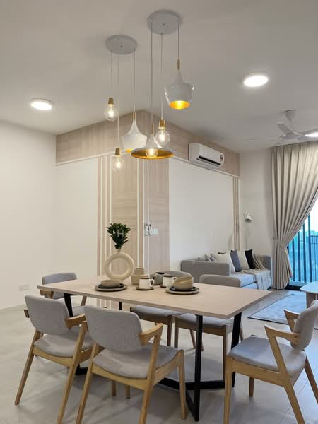 Service Residence for Sale at The Goodwood Residence - Shi Hui - Dining Room - PropertyGuru.com.my