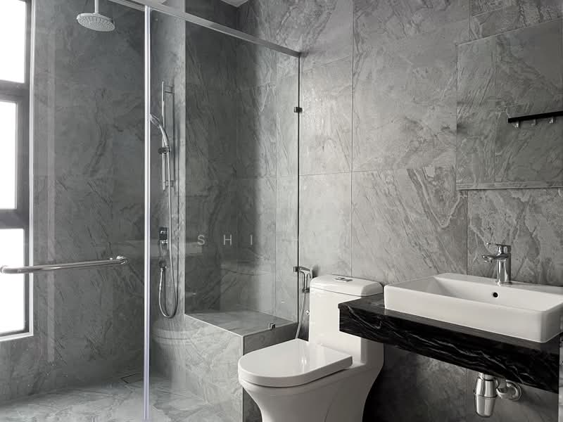 Service Residence for Sale at The Goodwood Residence - Shi Hui - Bathroom - PropertyGuru.com.my