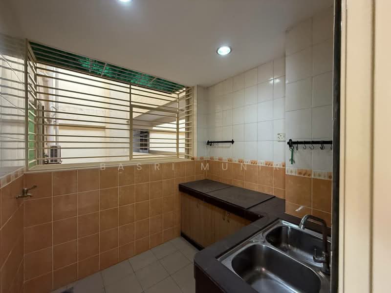 Kondominium untuk Dijual di Renjana Ampang - Basri Munir - Kitchen - PropertyGuru.com.my