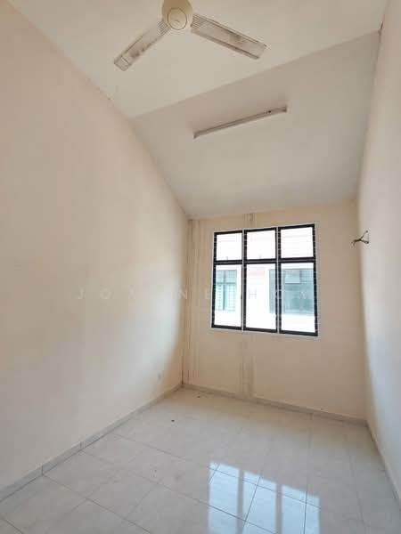 Rumah Berkembar untuk Dijual di Taman Desa Idaman (Durian Tunggal) - Joanne How - Interior - PropertyGuru.com.my