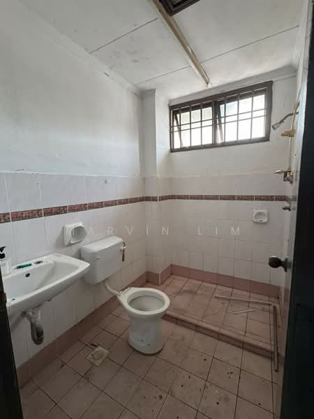 Kondominium untuk Dijual di Skudai Villa - Marvin Lim - Bathroom - PropertyGuru.com.my