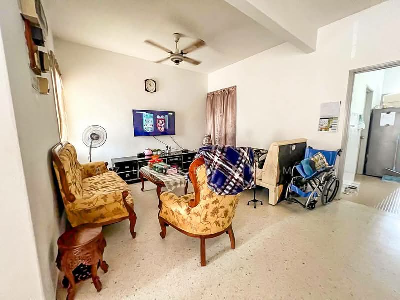 2-storey Terraced House for Sale in Taman Kelab Ukay (Ulu Kelang) - Azli Ibrahim - Living Room - PropertyGuru.com.my