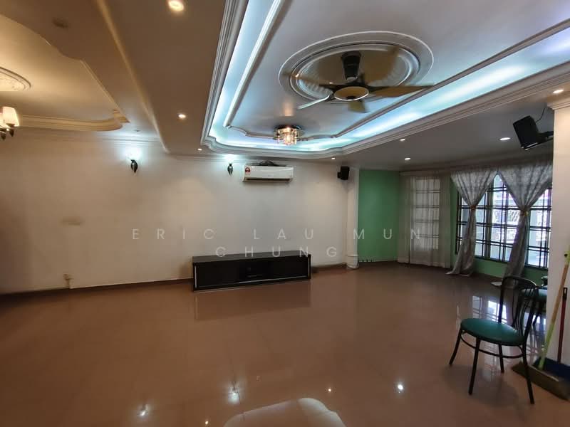 Rumah Teres 2 Tingkat untuk Dijual di BANDAR PUCHONG JAYA (Puchong) - Eric Lau Mun Chung - Living Room - PropertyGuru.com.my