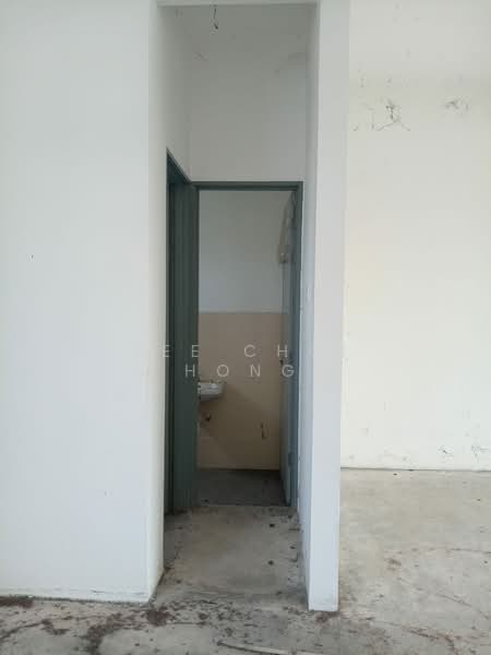 Shop for Sale in Perai (Penang) - Yee Choi Hong - Bathroom - PropertyGuru.com.my