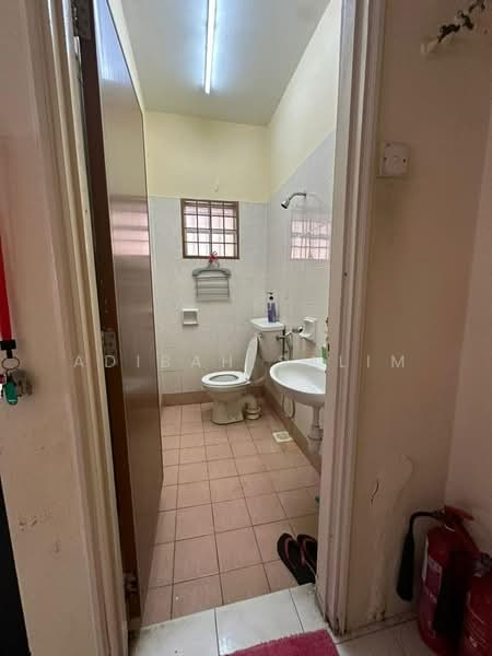 2-storey Terraced House for Sale in Putrajaya (Putrajaya) - Adibah Salim - Bathroom - PropertyGuru.com.my