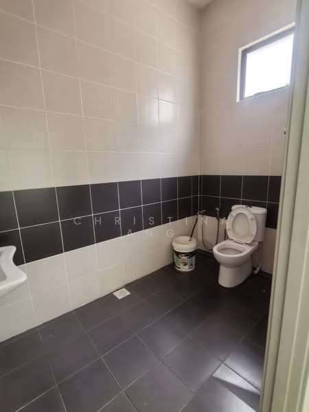 Factory for Rent in Johor Bahru (Johor) - Christina Ang - Bathroom - PropertyGuru.com.my