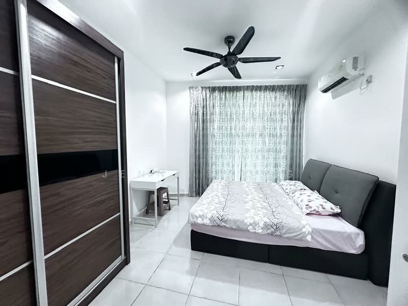 Kondominium untuk Dijual di The Brezza - Jenny Leong - Bedroom - PropertyGuru.com.my