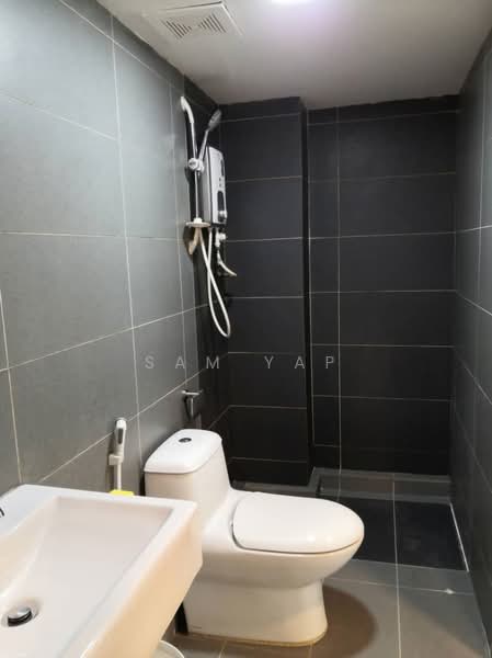 Kondominium untuk Disewa di Arte Subang West - Sam Yap - Bathroom - PropertyGuru.com.my