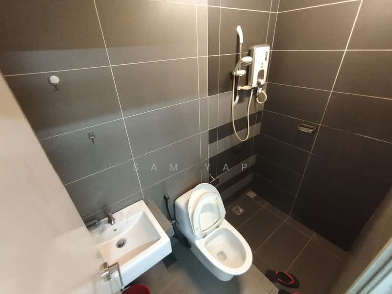 Kondominium untuk Disewa di Arte Subang West - Sam Yap - Bathroom - PropertyGuru.com.my