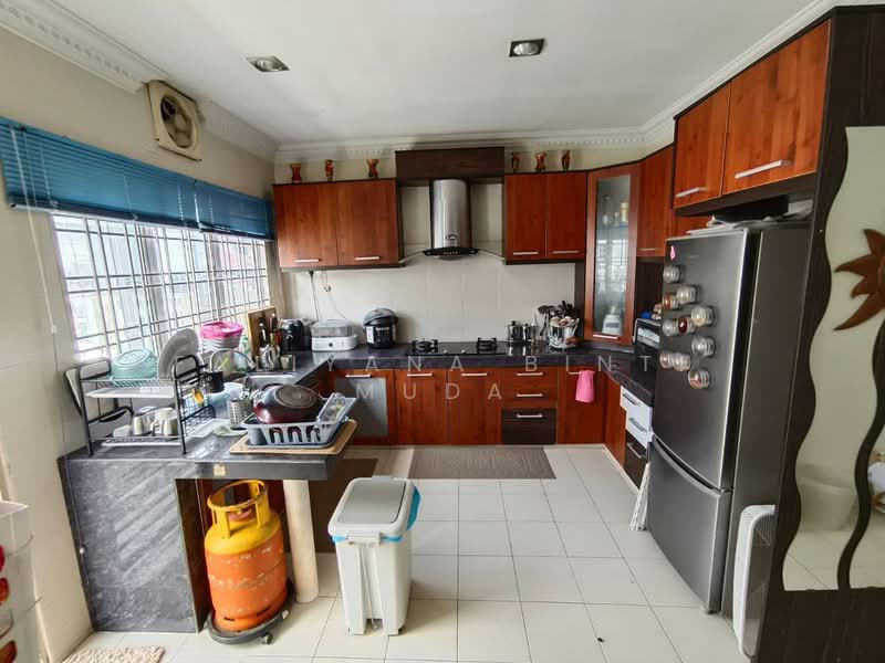Rumah Teres 2 Tingkat untuk Dijual di Bandar Putra Permai (Seri Kembangan) - Faliyana binti Muda - PropertyGuru.com.my