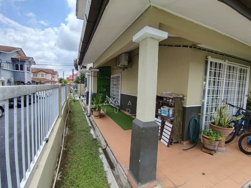 Rumah Teres 2 Tingkat untuk Dijual di Bandar Putra Permai (Seri Kembangan) - Faliyana binti Muda - PropertyGuru.com.my