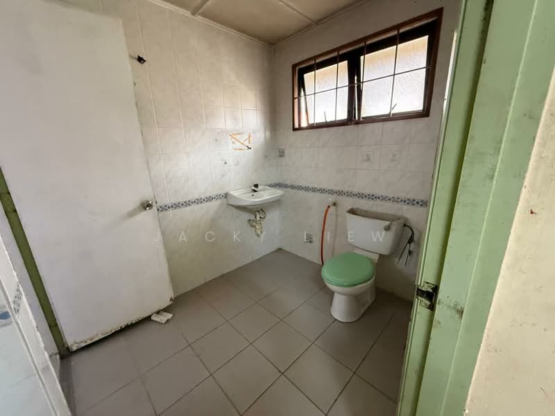 Terraced House for Sale in Bandar Country Homes (Rawang) - Jacky Liew - Bathroom - PropertyGuru.com.my