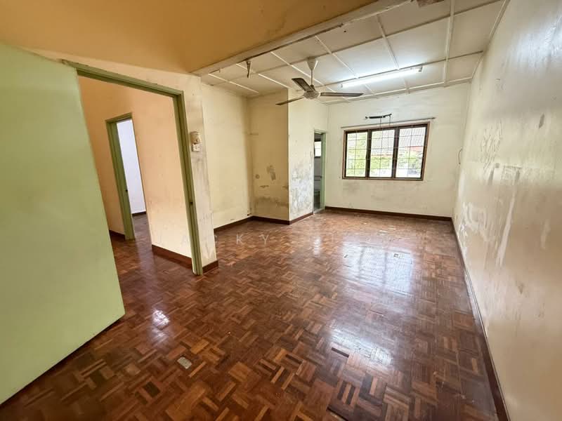 Terraced House for Sale in Bandar Country Homes (Rawang) - Jacky Liew - Living Room - PropertyGuru.com.my