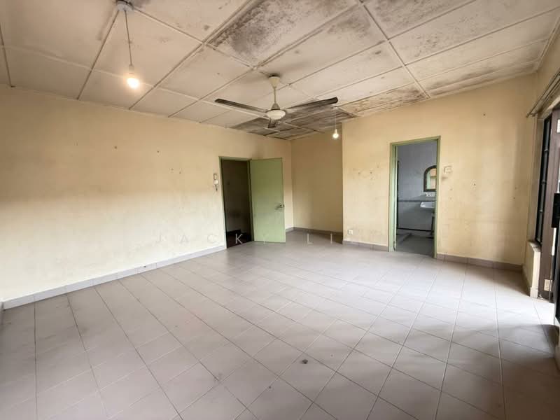 Terraced House for Sale in Bandar Country Homes (Rawang) - Jacky Liew - Living Room - PropertyGuru.com.my