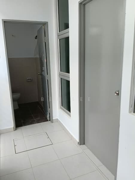 Rumah Teres 2 Tingkat untuk Disewa di Bandar Putra (Kulai) - Ben Lee - Bathroom - PropertyGuru.com.my
