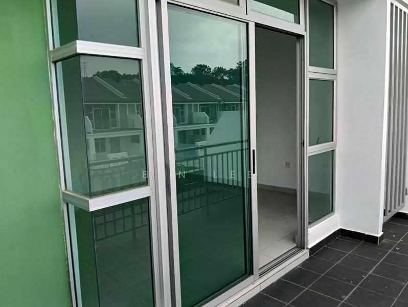 Rumah Teres 2 Tingkat untuk Disewa di Bandar Putra (Kulai) - Ben Lee - Balcony - PropertyGuru.com.my
