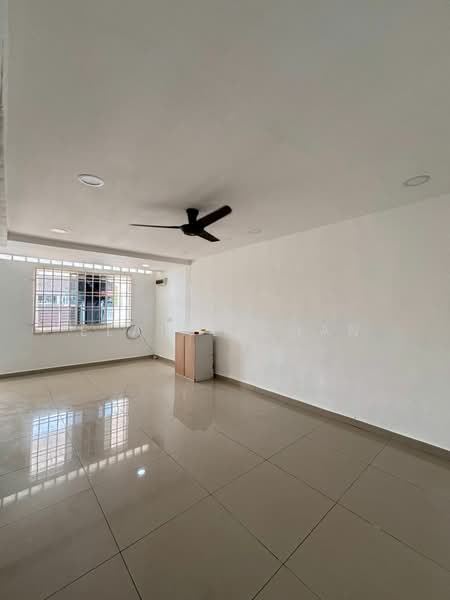 2-storey Terraced House for Sale in Taman Johor Jaya (Johor Bahru) - Elaine Chan - Living Room - PropertyGuru.com.my