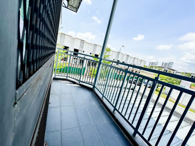 2-storey Terraced House for Sale in Kampung Batu 9 Kebun Baru (Telok Panglima Garang) - Yasmin Sulaiman - Balcony - PropertyGuru.com.my