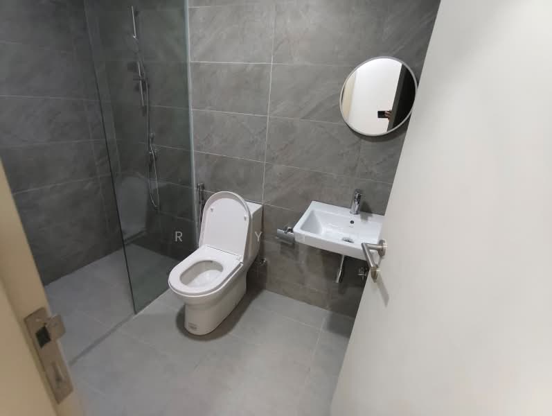 Service Residence for Sale at Quinn Residence - Rony Yeo - Bathroom - PropertyGuru.com.my
