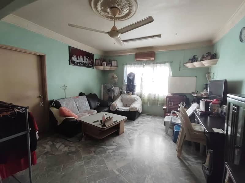 Rumah Flat untuk Dijual di Rajawali Apartment - Katherine Leong - Living Room - PropertyGuru.com.my