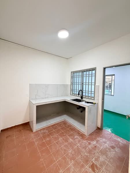 Rumah Teres 2 Tingkat untuk Dijual di Kota Masai (Pasir Gudang) - Marcus Tey - Kitchen - PropertyGuru.com.my