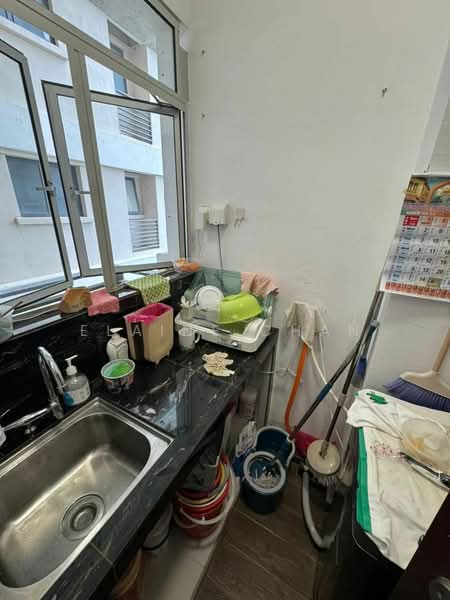 Kondominium untuk Dijual di Amberside @ Country Garden Danga Bay - Elaine Chan - Kitchen - PropertyGuru.com.my