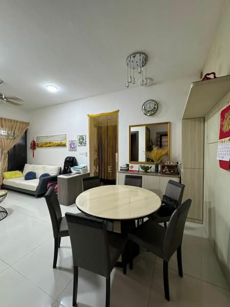 Kondominium untuk Dijual di Amberside @ Country Garden Danga Bay - Elaine Chan - Living Room - PropertyGuru.com.my
