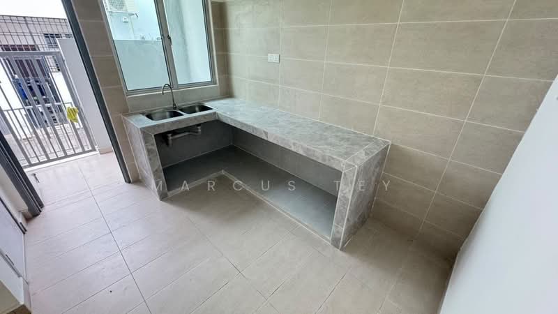 Rumah Teres 2 Tingkat untuk Dijual di Taman Mutiara Perdana (Batu Pahat) - Marcus Tey - Kitchen - PropertyGuru.com.my