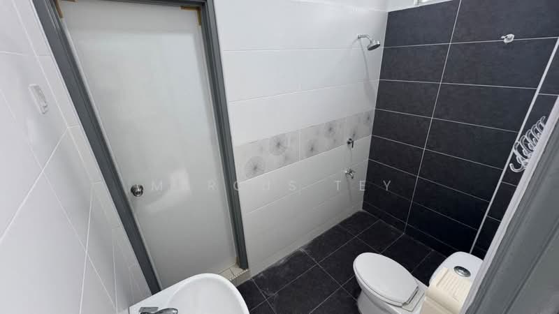 Rumah Teres 2 Tingkat untuk Dijual di Taman Mutiara Perdana (Batu Pahat) - Marcus Tey - Bathroom - PropertyGuru.com.my