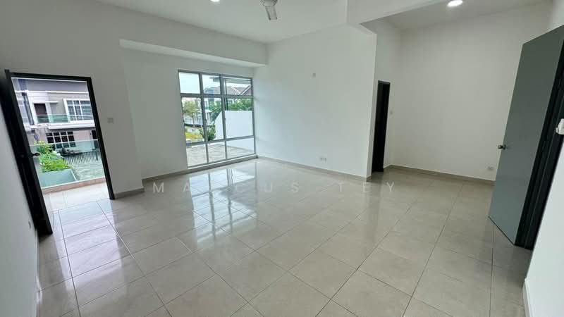 Rumah Teres 2 Tingkat untuk Dijual di Taman Mutiara Perdana (Batu Pahat) - Marcus Tey - Living Room - PropertyGuru.com.my