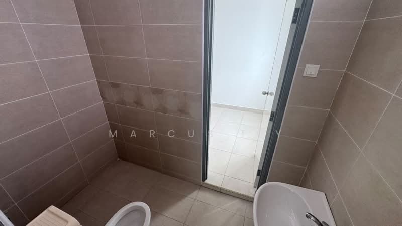 Rumah Teres 2 Tingkat untuk Dijual di Taman Mutiara Perdana (Batu Pahat) - Marcus Tey - Bathroom - PropertyGuru.com.my