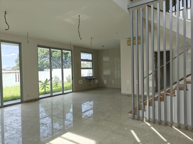 Rumah Berkembar untuk Dijual di Kipark Sri Utara (Batu) - Chong Pei Sze - Living Room & Dining Area - PropertyGuru.com.my