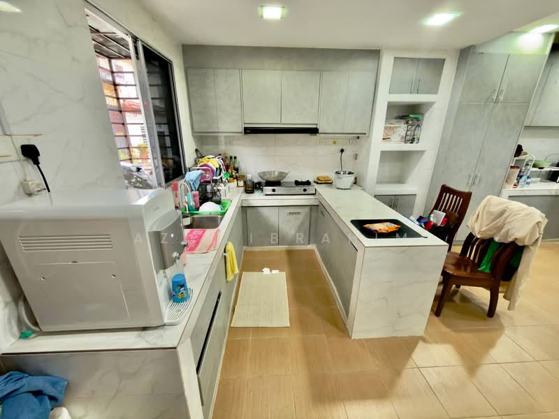 2-storey Terraced House for Sale in Taman Universiti (Bangi) - Azli Ibrahim - Kitchen - PropertyGuru.com.my
