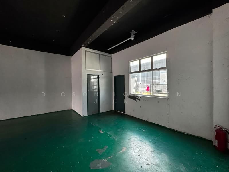 Shop / Office for Rent in Taman Gangsa (Durian Tunggal) - Dicson Loh Wen Jiun - Interior - PropertyGuru.com.my
