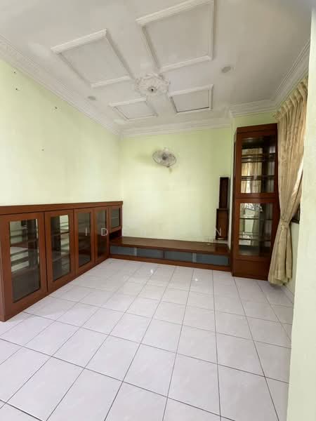 2-storey Terraced House for Sale in Taman Munshi Ibrahim (Tampoi) - Iden Tan - Living Room - PropertyGuru.com.my