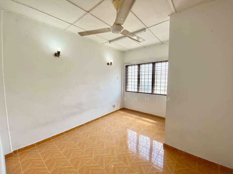 Rumah Berkembar untuk Dijual di Taman Taming Jaya (Balakong) - Azli Ibrahim - Interior - PropertyGuru.com.my