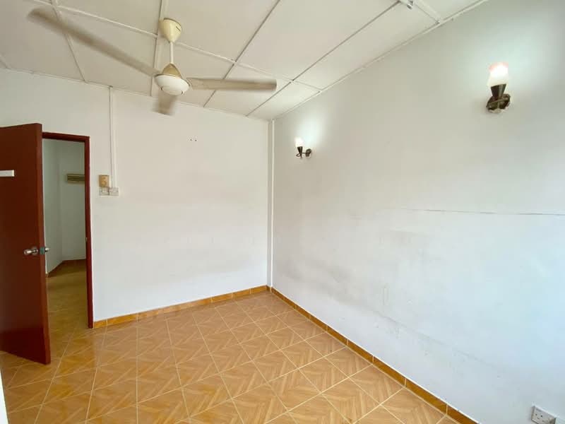 Rumah Berkembar untuk Dijual di Taman Taming Jaya (Balakong) - Azli Ibrahim - Interior - PropertyGuru.com.my