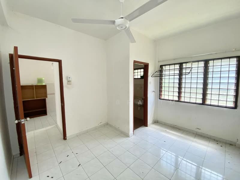 Rumah Berkembar untuk Dijual di Taman Taming Jaya (Balakong) - Azli Ibrahim - Interior - PropertyGuru.com.my