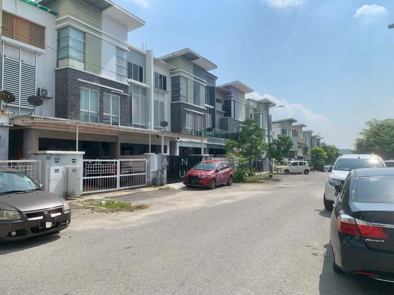 3-storey Terraced House for Sale in Sungai Buloh (Selangor) - Faliyana binti Muda - PropertyGuru.com.my