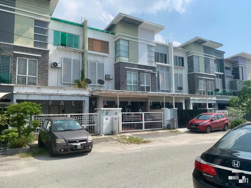 3-storey Terraced House for Sale in Sungai Buloh (Selangor) - Faliyana binti Muda - PropertyGuru.com.my