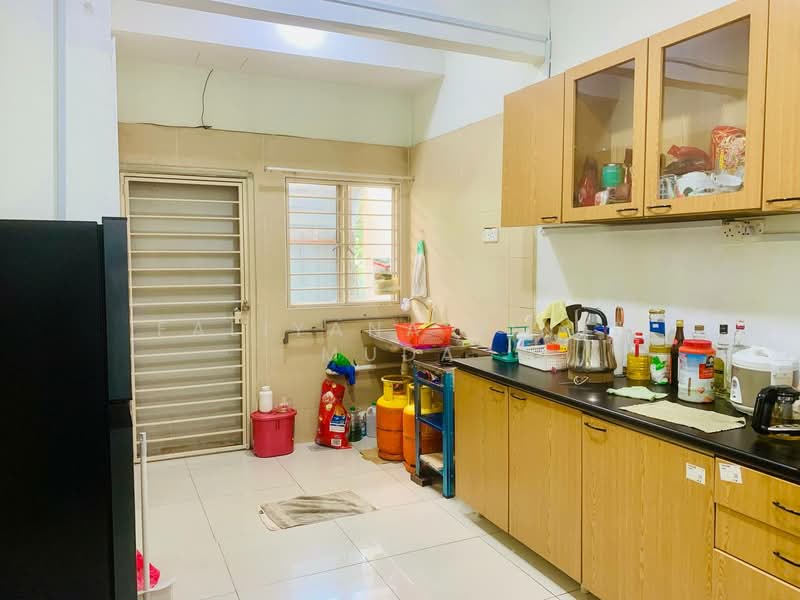 3-storey Terraced House for Sale in Sungai Buloh (Selangor) - Faliyana binti Muda - PropertyGuru.com.my