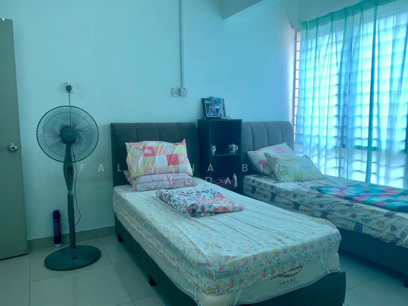 3-storey Terraced House for Sale in Sungai Buloh (Selangor) - Faliyana binti Muda - PropertyGuru.com.my